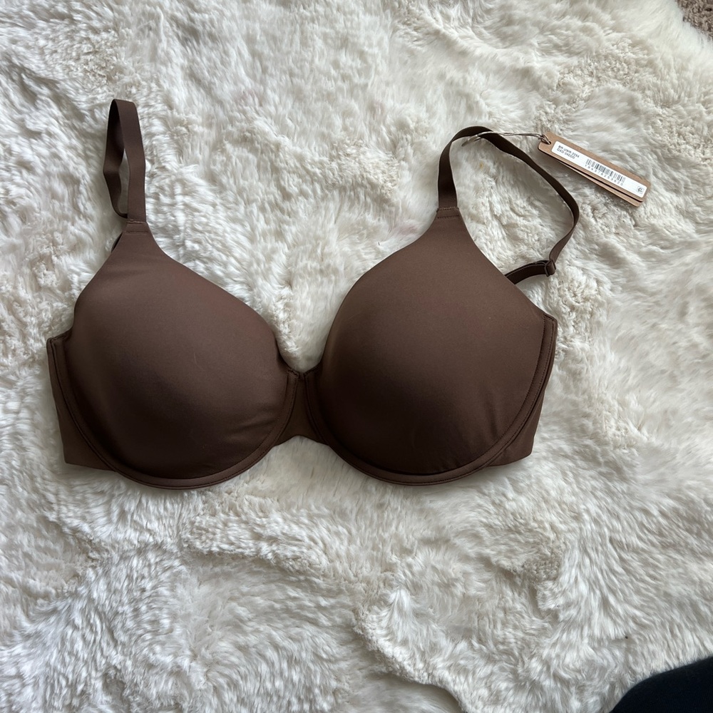 SKIMS New never worn  bra 34DDD (34E)
